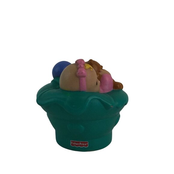 Fisher Price Little People Baby Girl In White & Green Baskets Teddy Bear - Picture 5 of 11